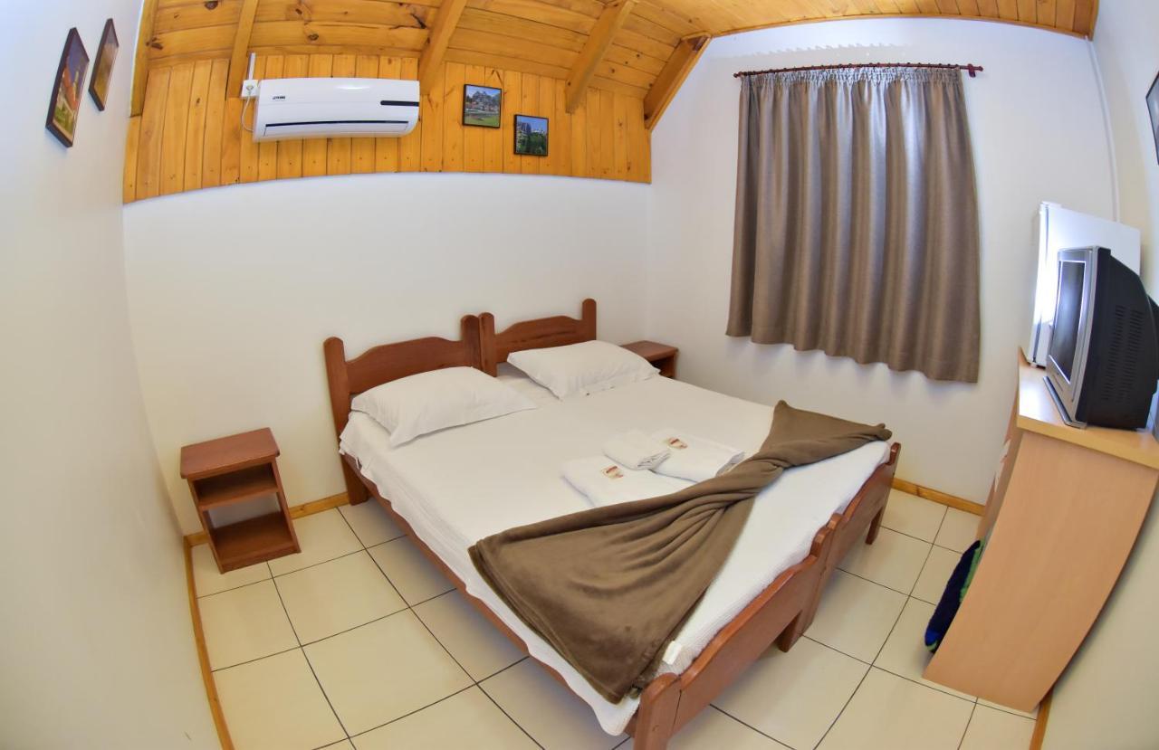 Hotel Vila Dos Alpes Treze Tílias Exteriör bild