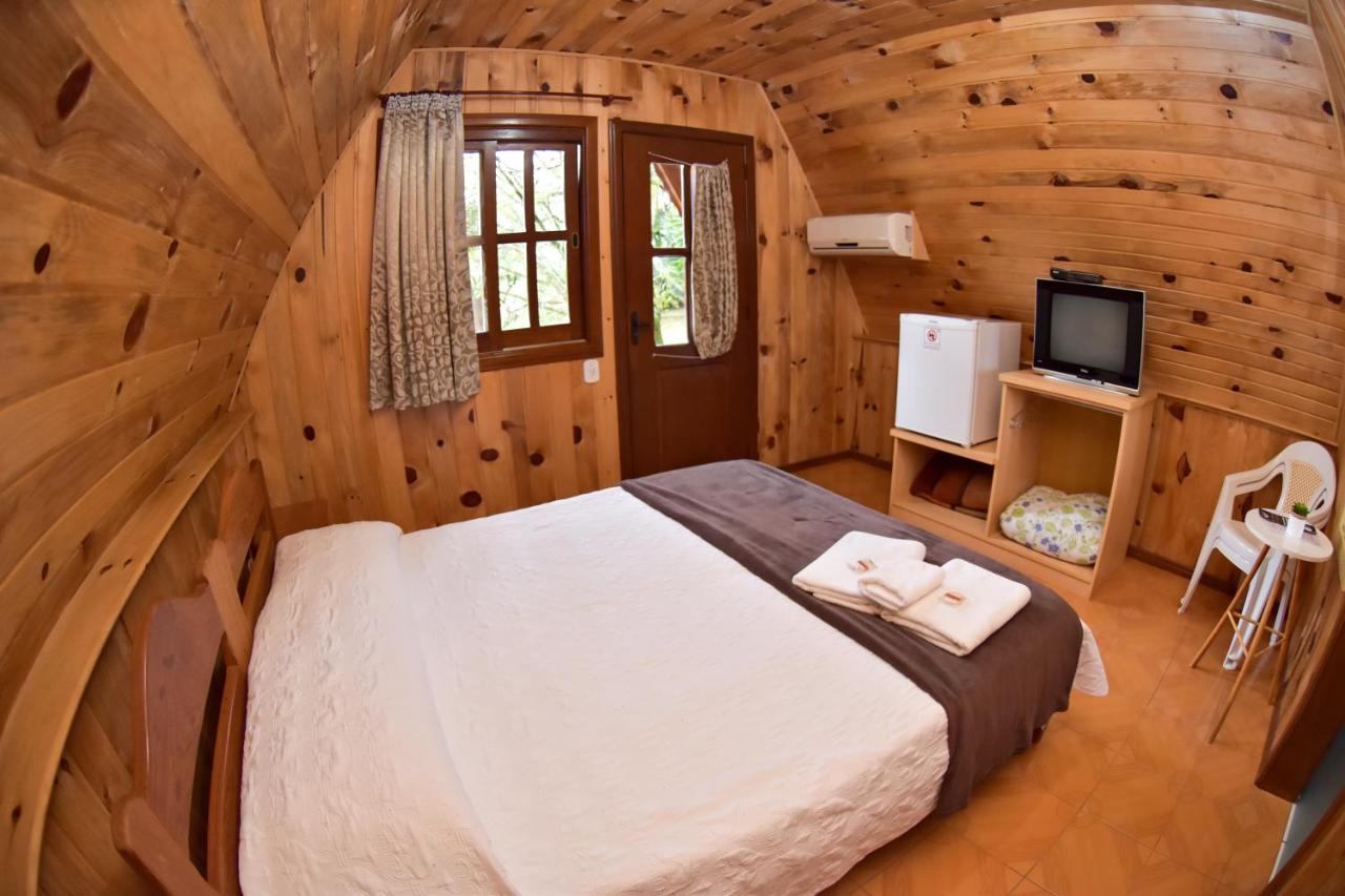 Hotel Vila Dos Alpes Treze Tílias Exteriör bild