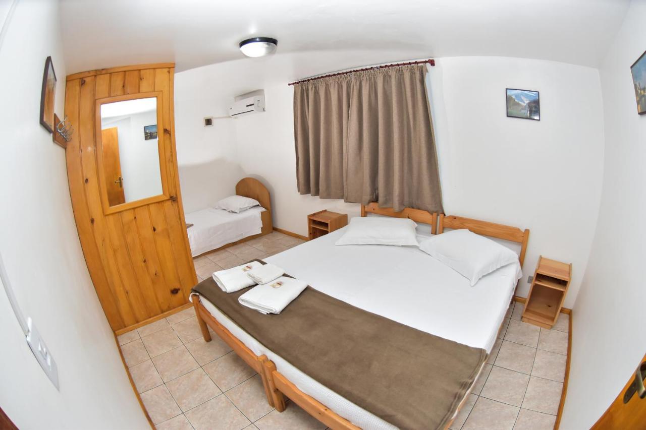 Hotel Vila Dos Alpes Treze Tílias Exteriör bild